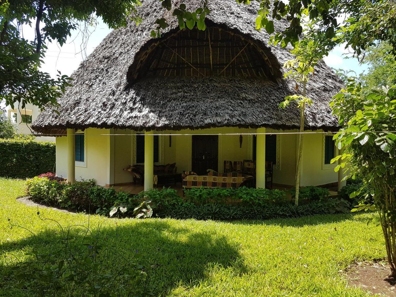 Villa Leomar Diani Beach Exterior photo