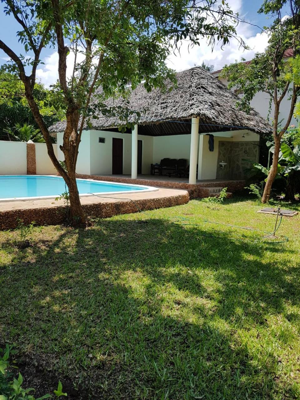 Villa Leomar Diani Beach Exterior photo