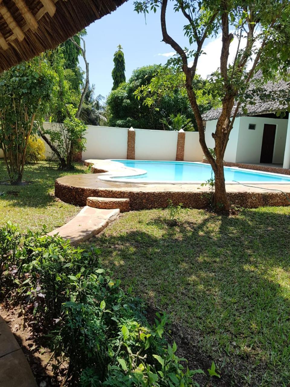 Villa Leomar Diani Beach Exterior photo