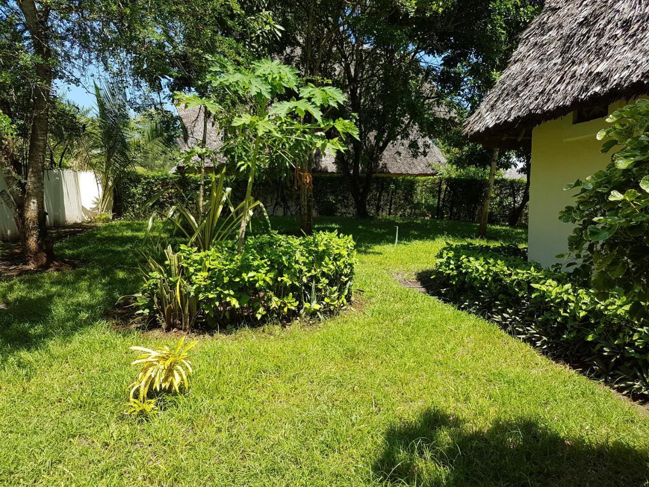 Villa Leomar Diani Beach Exterior photo