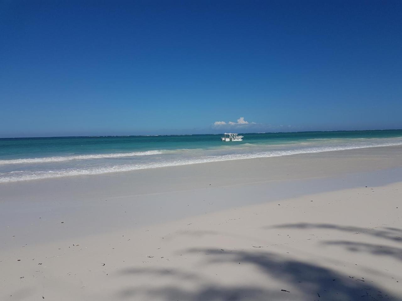 Villa Leomar Diani Beach Exterior photo