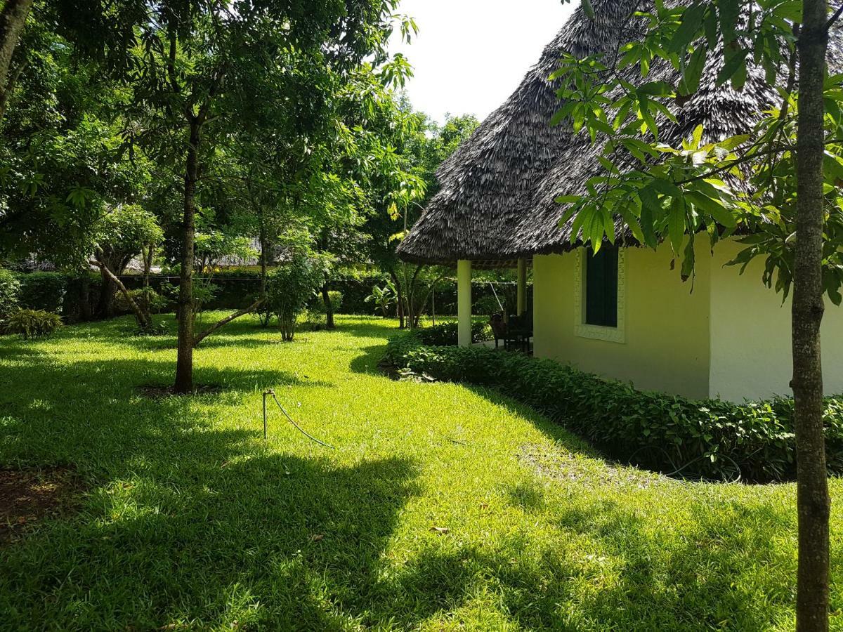 Villa Leomar Diani Beach Exterior photo