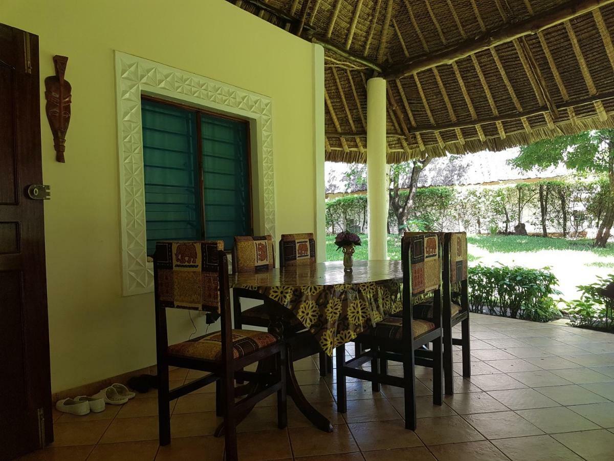 Villa Leomar Diani Beach Exterior photo